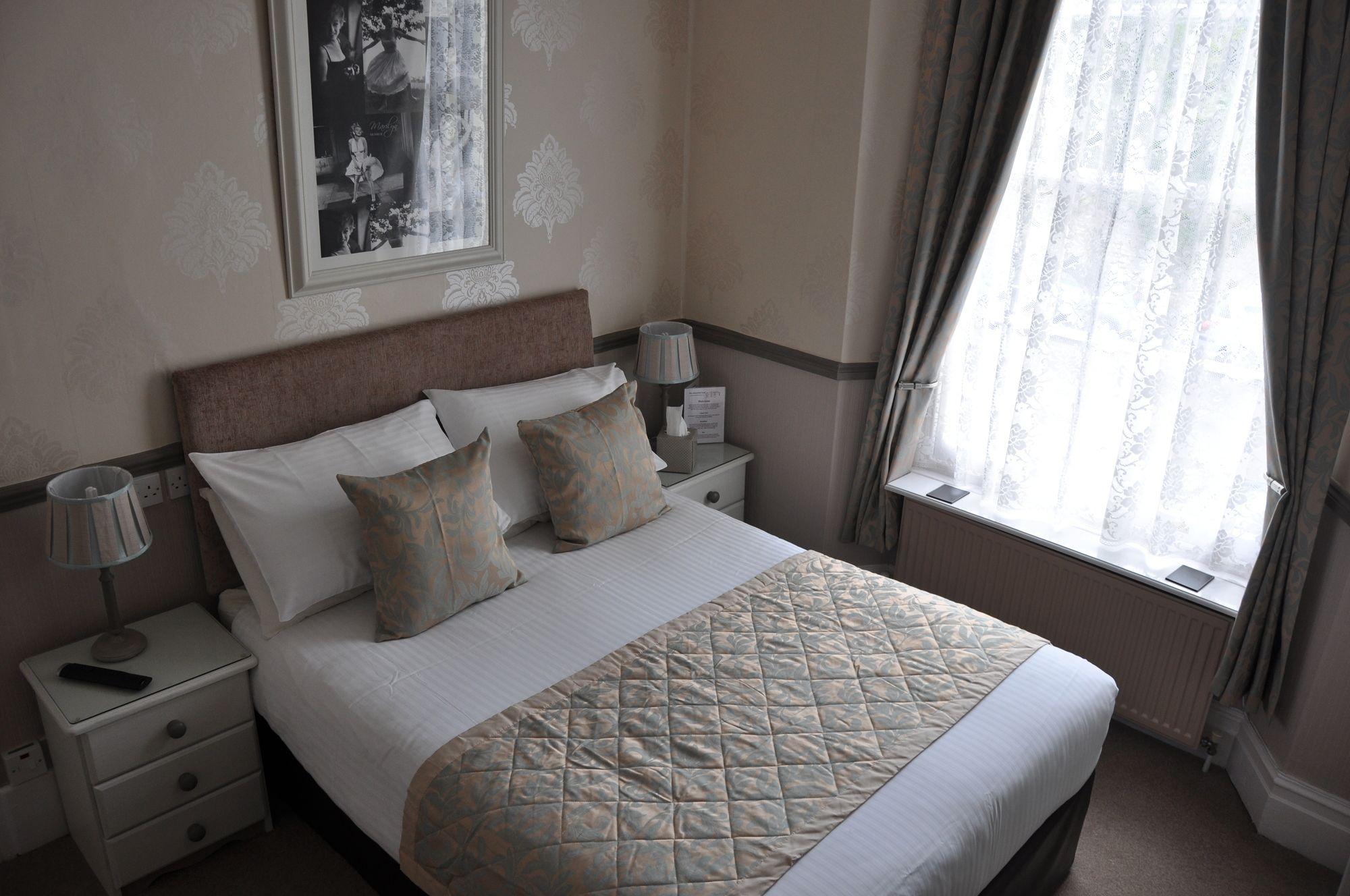 Abbeyfield Vintage Style Boutique B&B トーキー エクステリア 写真
